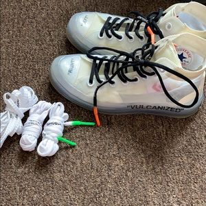 Women’s 6.5 Off-White Converse With Extra Laces